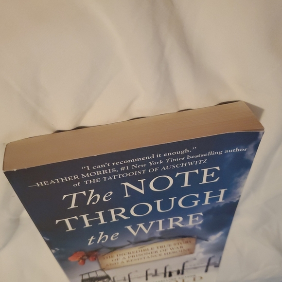 The Note Through the Wire: The Incredible True Story of a Prisoner of War - Picture 4 of 5